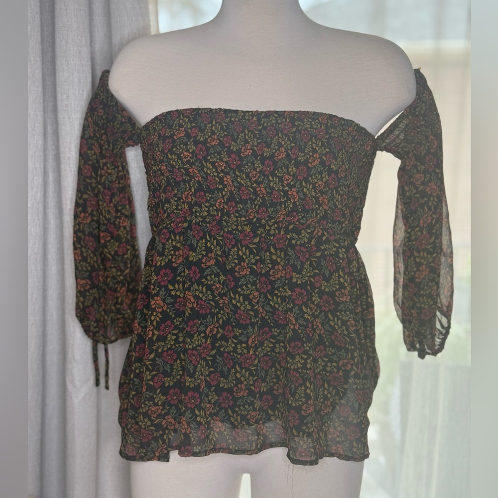 American Eagle Outfitters Red and Green Off-the-Shoulder Blouse